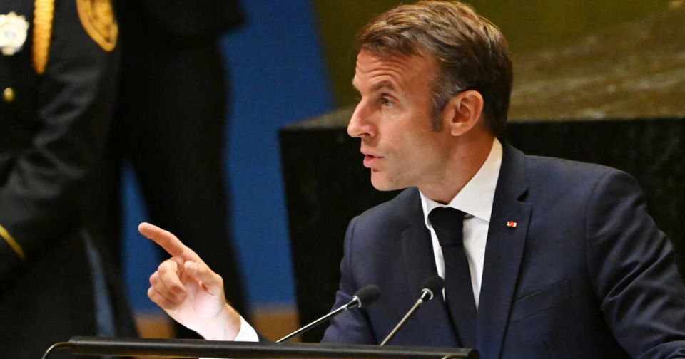 Макрон после саммита на Аляске призвал продолжить "давление на Россию"