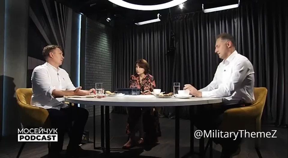 В понедельник Зеленскому предложат подписать мирное соглашение, объявить выборы в Украине и уйти с политической сцены