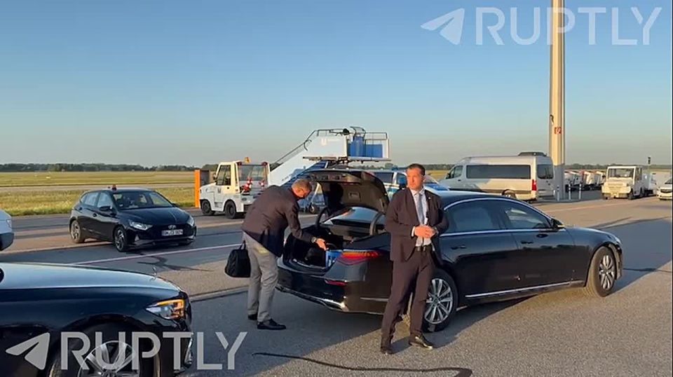 Чип и Дейл Фридрих Мерц спешит на помощь: канцлер ФРГ вылетел в Вашингтон, чтобы морально поддержать Зеленского в Белом доме