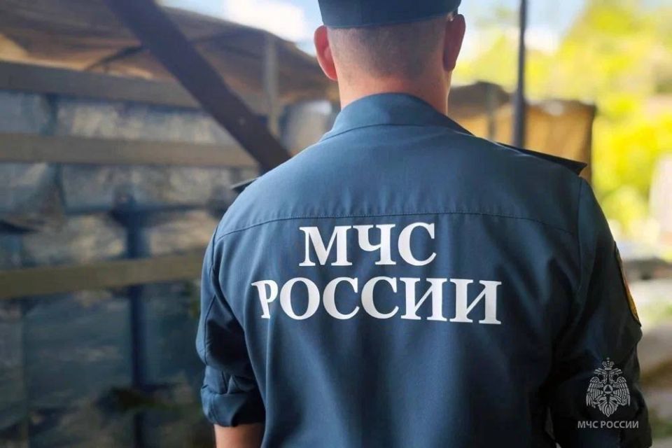 Росрезерв спешит на помощь: МЧС России доставило резервуары для воды жителям ДНР