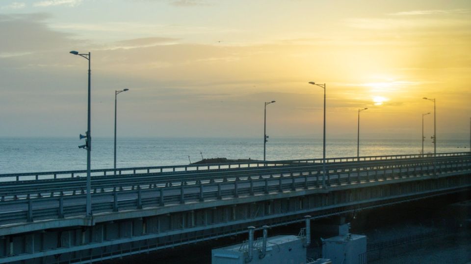 В Киеве об этом мечтают давно: Груз с врывчаткой появился у Крымского моста. "Предотвращены два теракта"