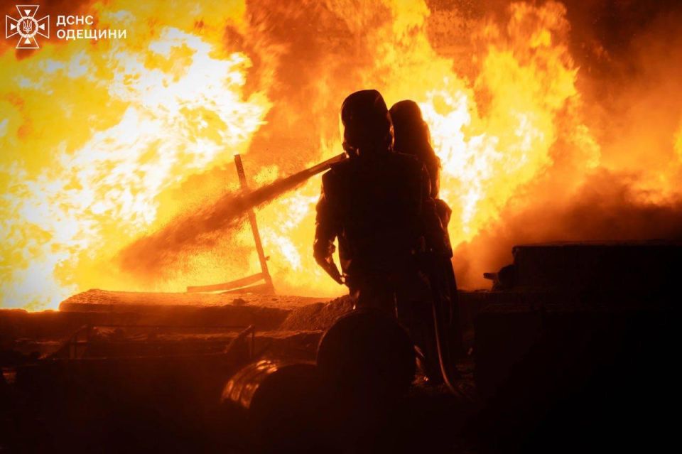 Ночью дроны нанесли удар по объекту топливно-энергетической инфраструктуры в пригороде Одессы