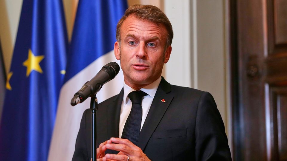 Макрон заявил, что Украина может признать утрату территорий