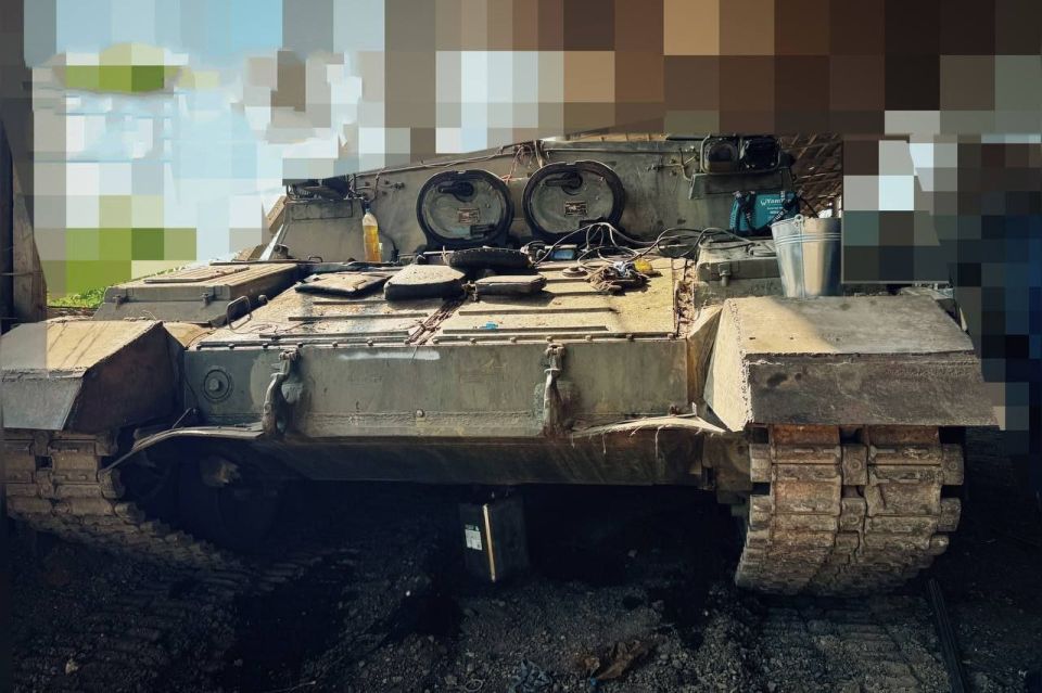 В зоне СВО заметили редкую боевую машину разведки "Ладога" на базе танка Т-80