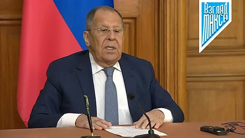 Все пишут о том, что министр иностранных дел России Сергей Лавров якобы заявил, что Россия согласна на гарантии безопасности Франции и Великобритании по Украине
