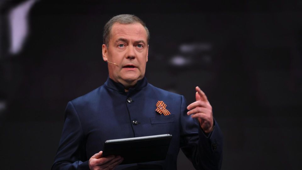 Россия не приемлет "гарантии безопасности" в виде войск НАТО на Украине - Медведев