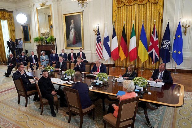 AFP: Лидерам стран ЕС на переговорах с Трампом отводились подготовленные роли