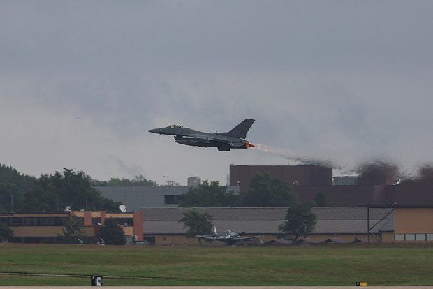������� ������� ���������: � ��� �������� �� ������ ������������ F-16