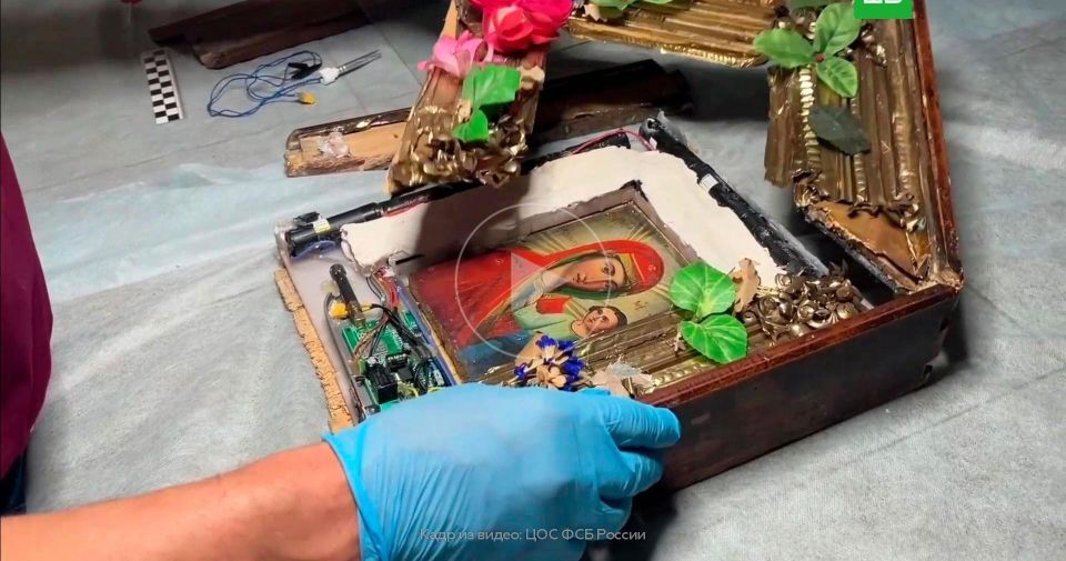 Россиянка по приказу СБУ пыталась взорвать здание ФСБ заминированной иконой