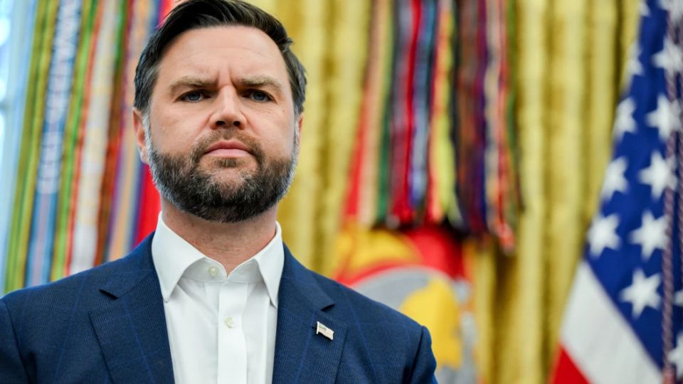 СМИ: Вэнс пытался связаться с Залужным после скандала с "раздражающим" Зеленским