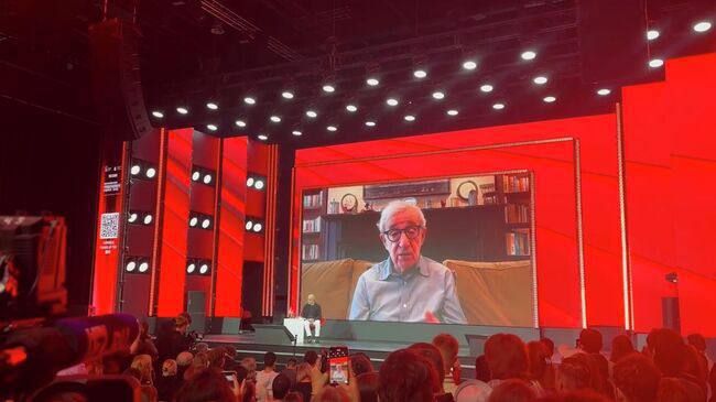 У Киева забыли спросить: украинский МИД "осудил" американского режиссера Вуди Аллена за участие в Московской неделе кино