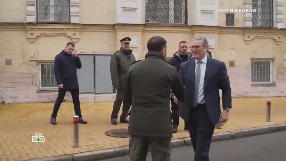 «Все движется к тому, что его поддерживать не будут. Он потерял доверие истеблишмента США. Это все, это конец, Вова!»