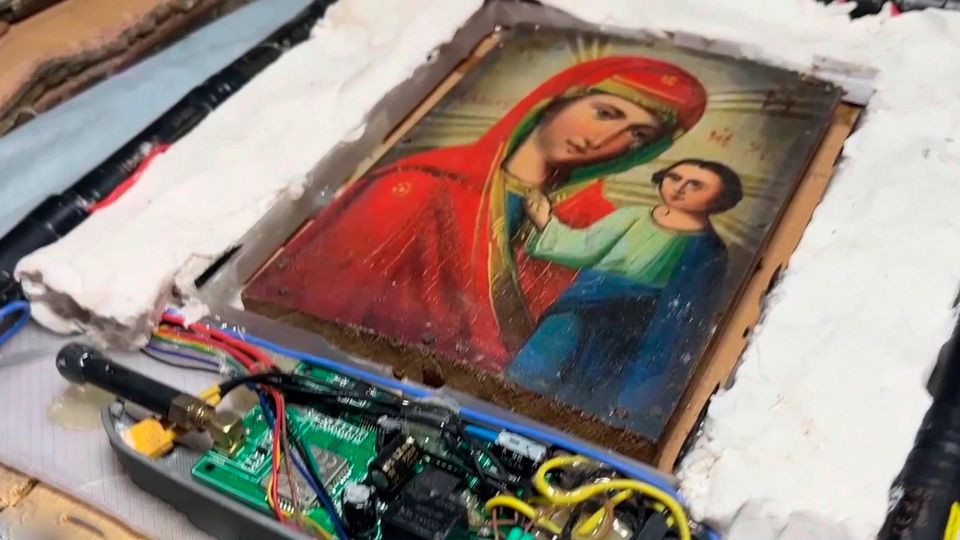 Появились кадры иконы, которой хотели устроить подрыв в Крыму