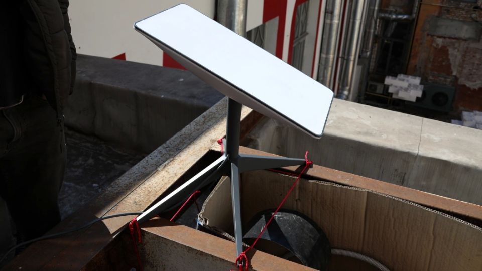 "Я не представляю лучшего подарка для войск Путина": В Польше отказались оплачивать Starlink для Киева