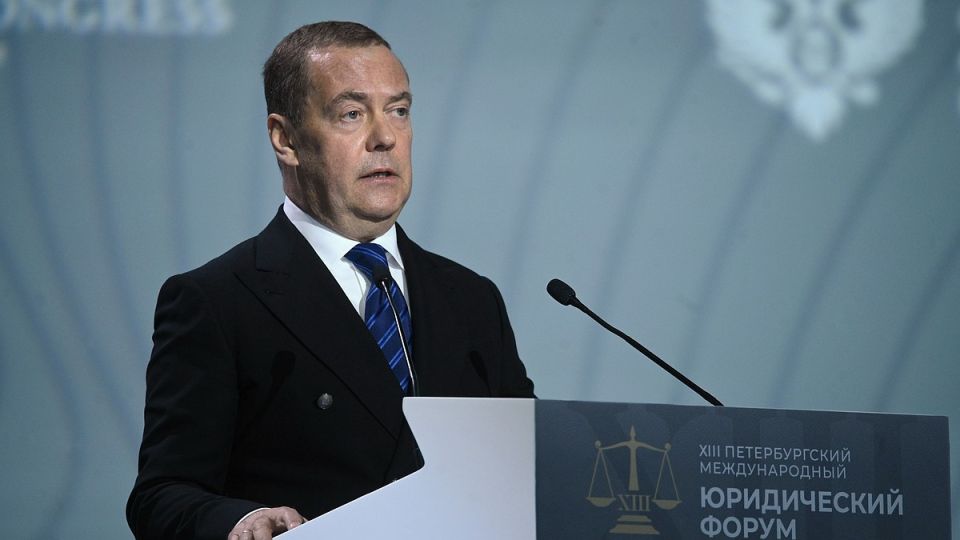 «Исход один»: Медведев прокомментировал ссору Польши и Украины из-за бандеровцев