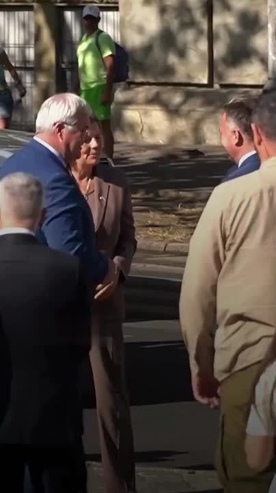 «Теперь еще и эти»