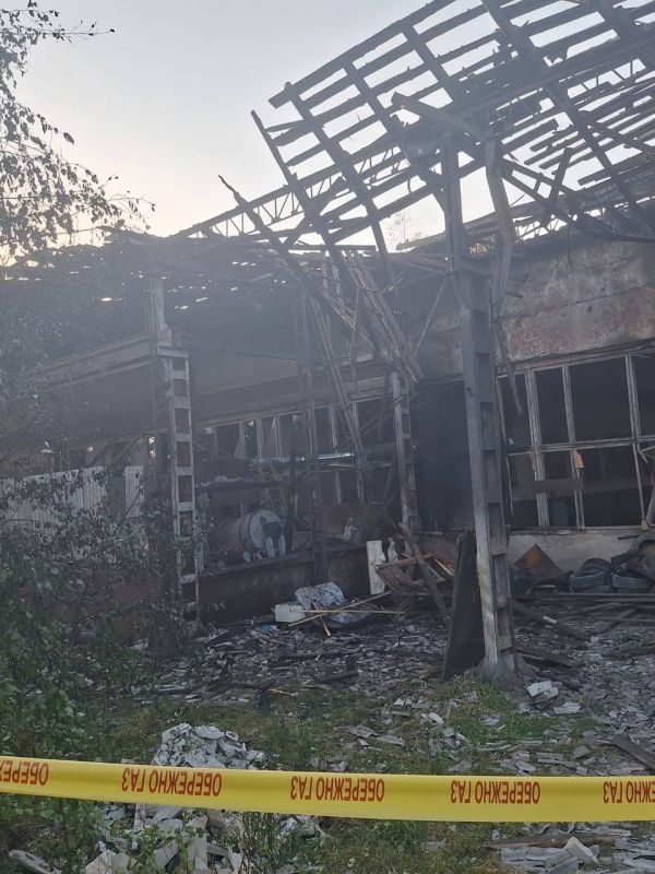 Комбинированный удар по Украине: поражены склады, предприятия и жд. Российские дроны вновь атаковали Украину, в этот раз сконцентрировавшись на западных территориях, подконтрольных киевскому режиму