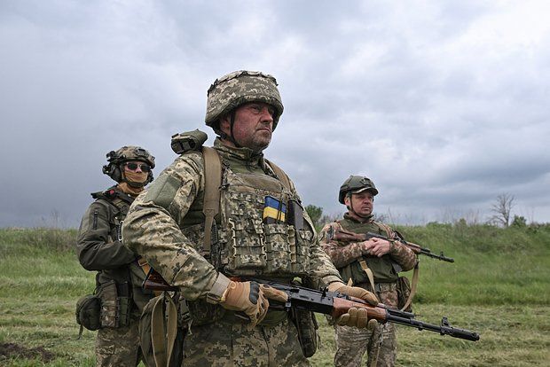 Зеленский: Украина не может сдавать территории в любом случае