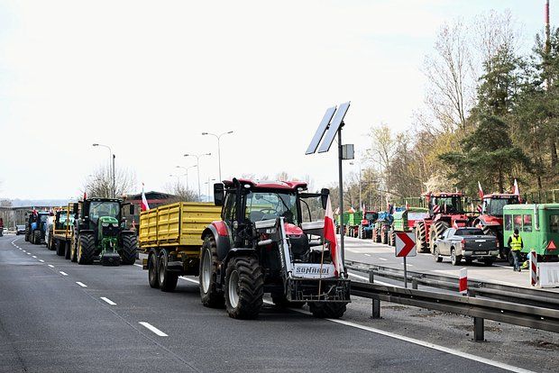Протестующие польские фермеры заблокировали КПП «Медыка» на границе с Украиной