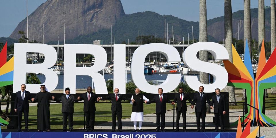 «Помножили на ноль». The Washington Post прямо пишет: десятилетиями Вашингтон холил и лелеял отношения с ключевыми игроками глобального Юга — Индией, Бразилией и Южной Африкой