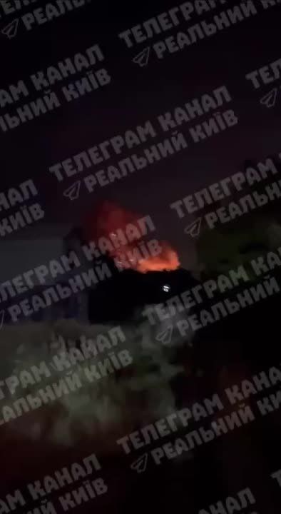 Около десяти взрывов прогремело в Киевской области в районе города Васильков, сообщают в местных группах