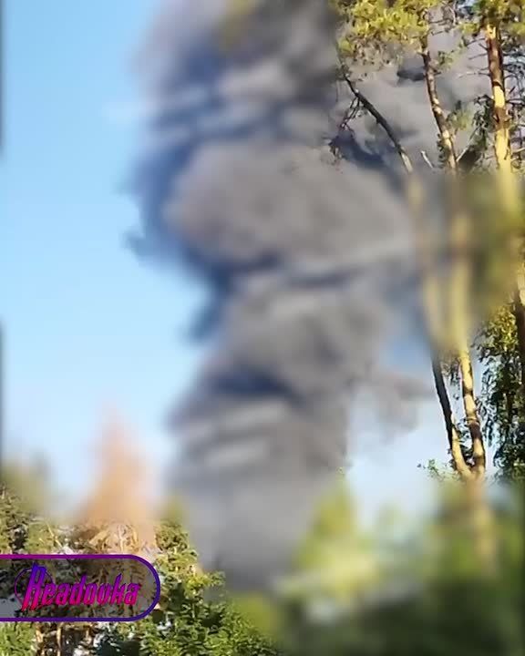 «Герани» атаковали инфраструктуру ВСУ под Киевом — над городком поднимается густой черный дым