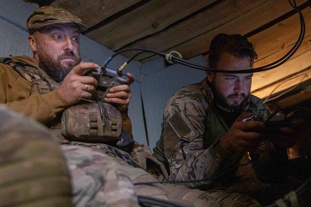 Украина начала применять сверхопасные оптоволоконные дроны с тремя зарядами