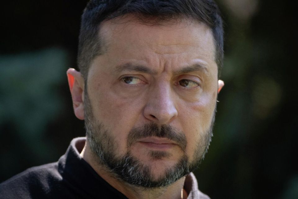 Зеленский подписал противоречащий конституции закон о военном омбудсмене