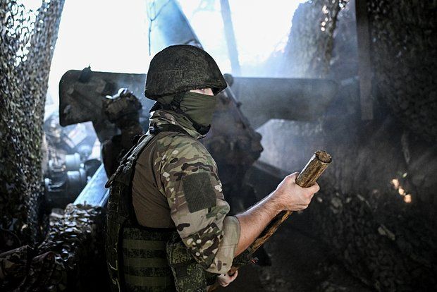 Начальник Генштаба Герасимов: ВС РФ наступают по всем направлениям в зоне СВО