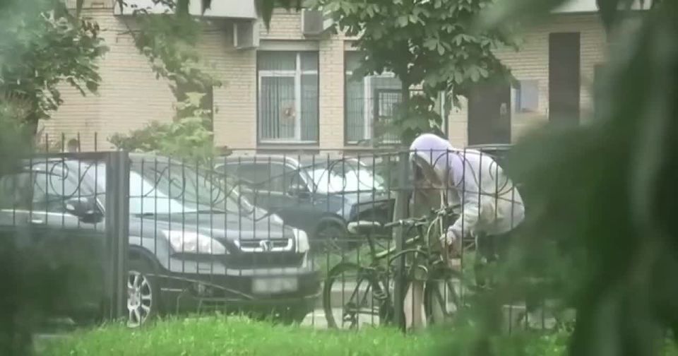 Сотрудниками ФСБ России в Санкт-Петербурге раскрыта агентурная сеть украинских спецслужб, члены которой готовили теракт в отношении директора одного из оборонных предприятий