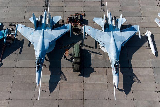 TNI: ВКС России на учениях «Запад-2025» задействовали муляжи истребителей