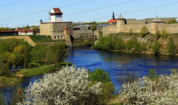 Когда в Эстонии откроют нарвский мост для автомобильного движения