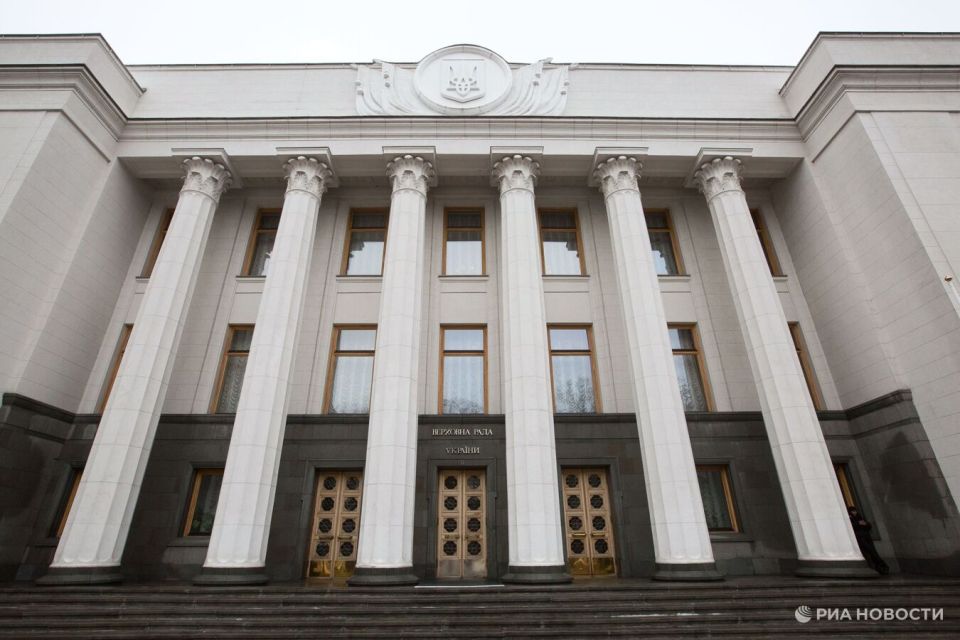 Минфин Украины планирует просить Раду увеличить военный бюджет