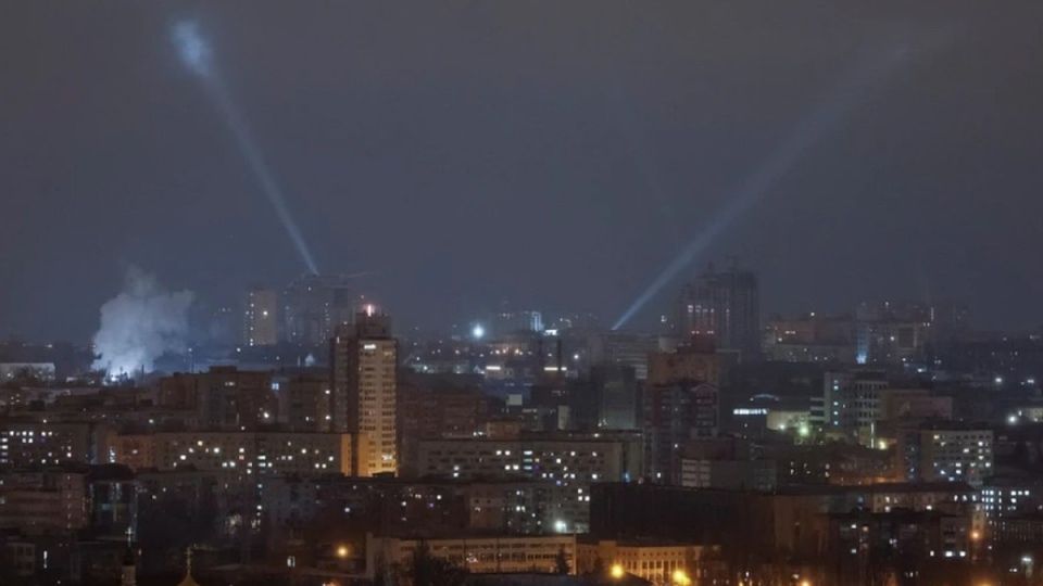 В Киеве повреждены телекоммуникации и троллейбусная сеть после работы ПВО