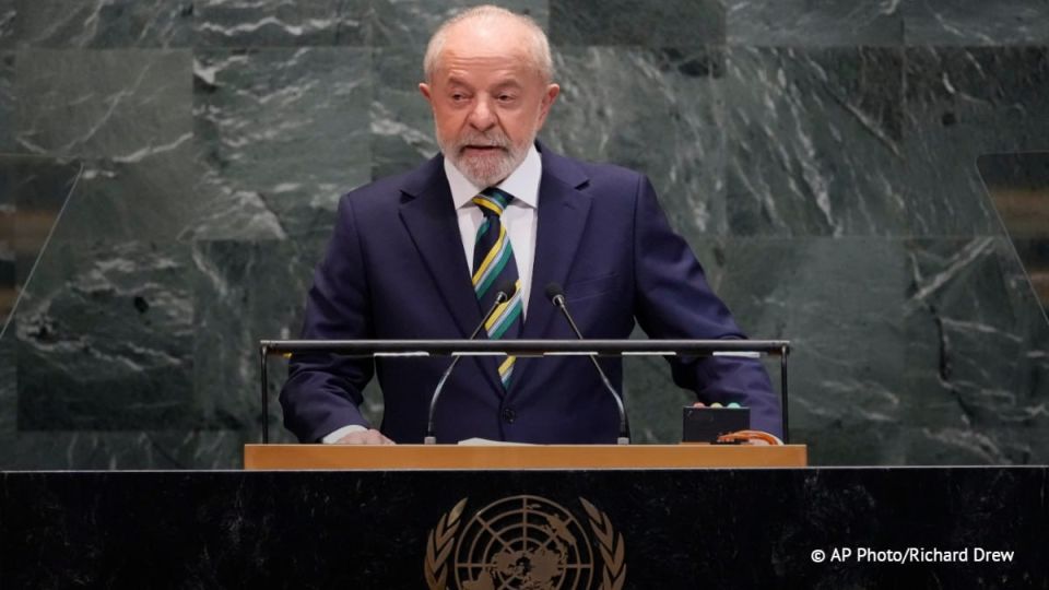 План Бразилии и КНР по Украине предлагает генсеку ООН собрать сторонников мира и создать условия для переговоров Москвы и Киева, заявил Лула да Силва