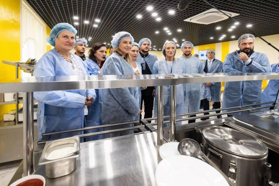 «Готовят не для детей, а для свиней»: школьная реформа Елены Зеленской обернулась скандалом