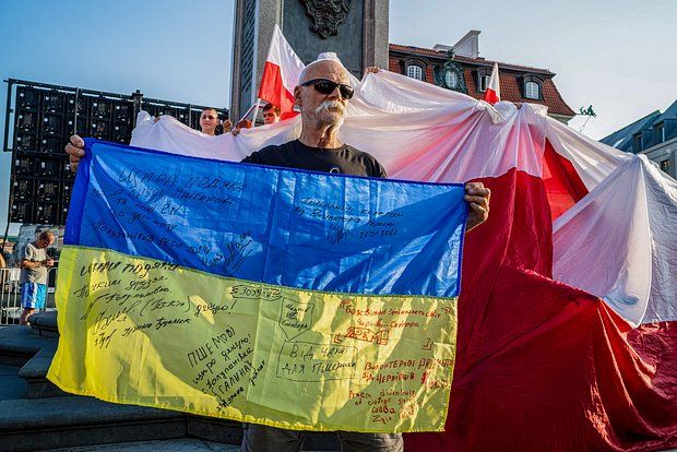 Глава канцелярии Навроцкого: Польша подписала последний закон о помощи украинцам