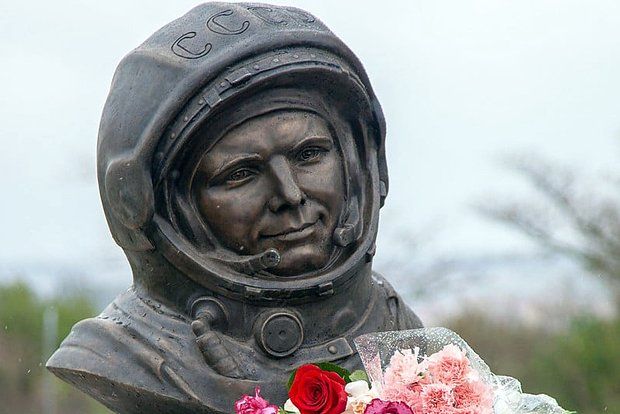 В Хорватии вандалы оставили на памятнике Гагарину надпись «Слава Украине»