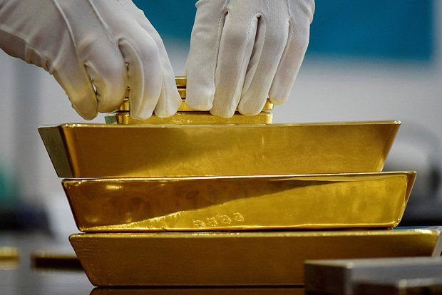 Стоимость золота на бирже Comex выросла до 3885 долларов за тройскую унцию