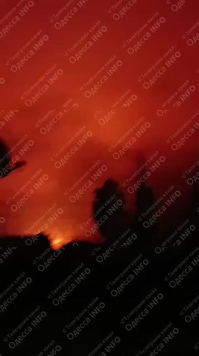 В одесском порту и на железной дороге под Киевом пожары после массированных ударов русской армии по целям