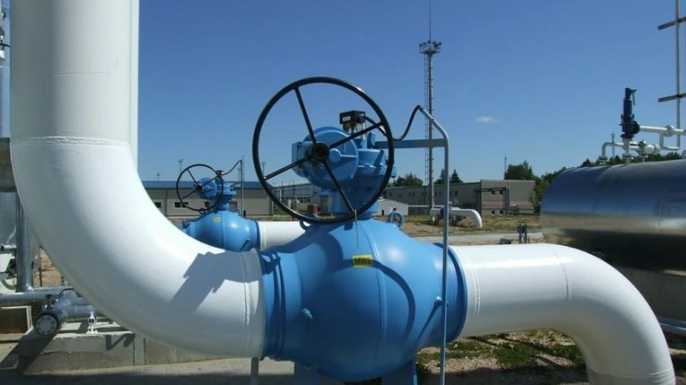 На Украине признали: своего газа не хватает, придется покупать втридорога у США