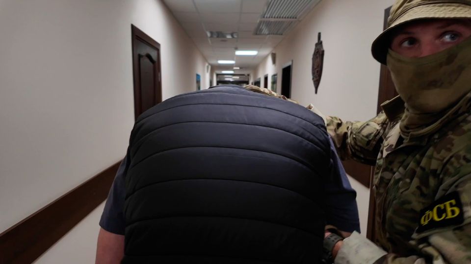 В Крыму задержали россиянина, сотрудничавшего с разведкой Украины