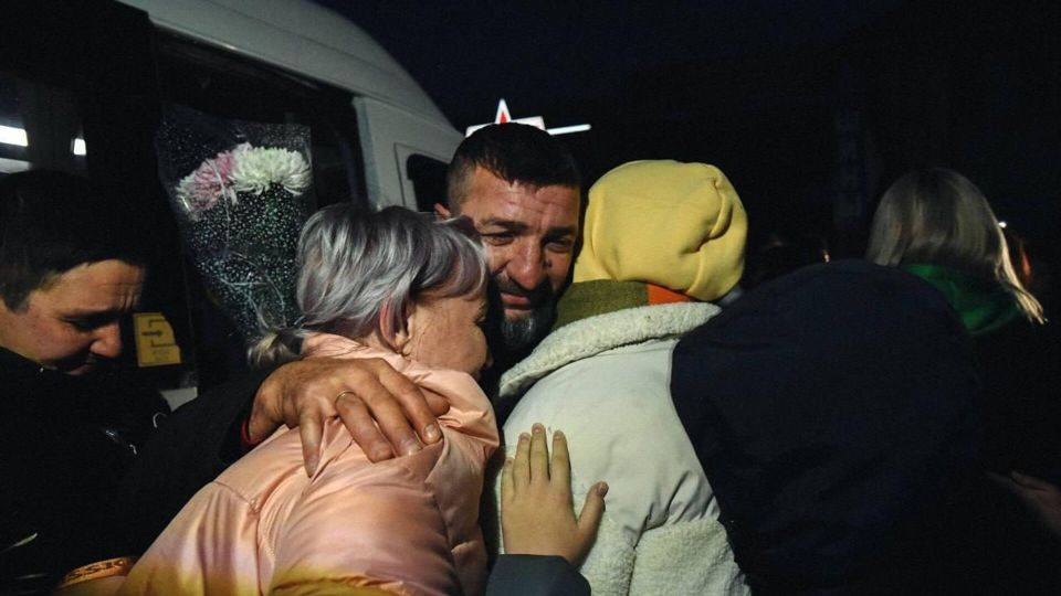 Куряне вернулись домой: автобус с гражданами России прибыл в Курск