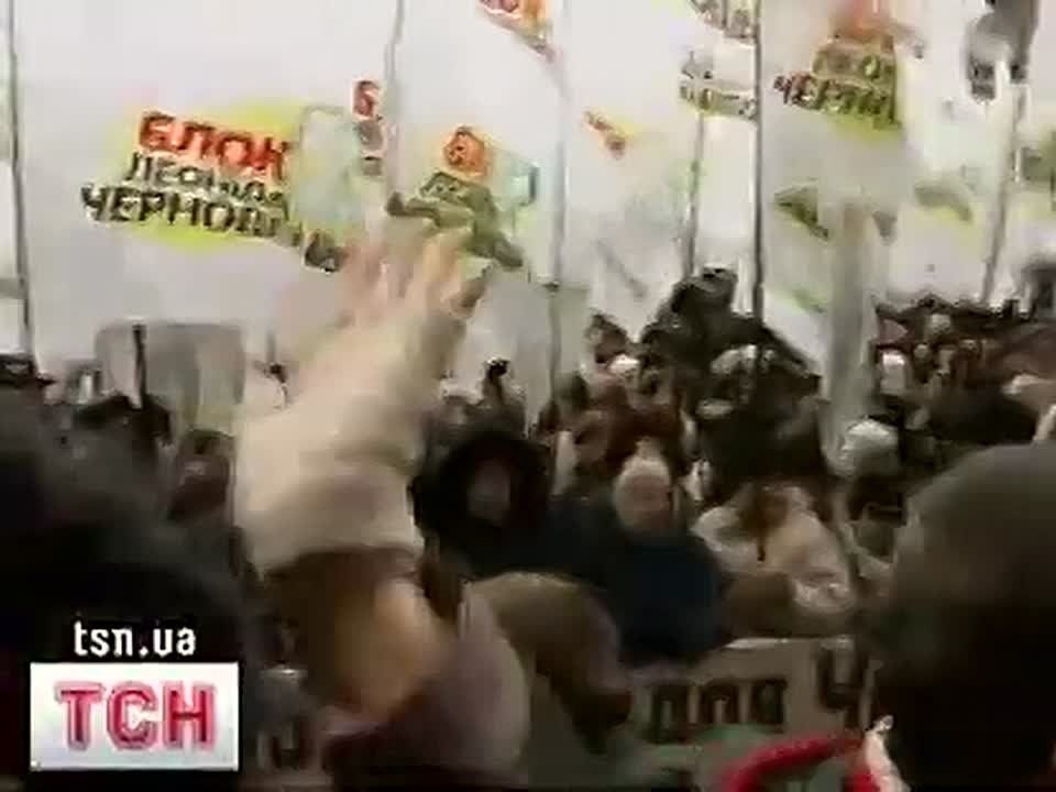 Вспомнили — прослезились. 2010 год — знаменитый Леня-космос и его песенки