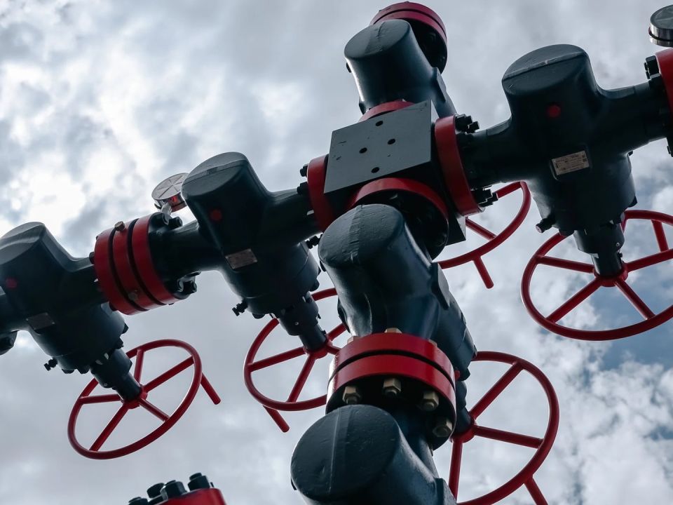 Объекты газодобычи на Украине остановили работу после взрывов