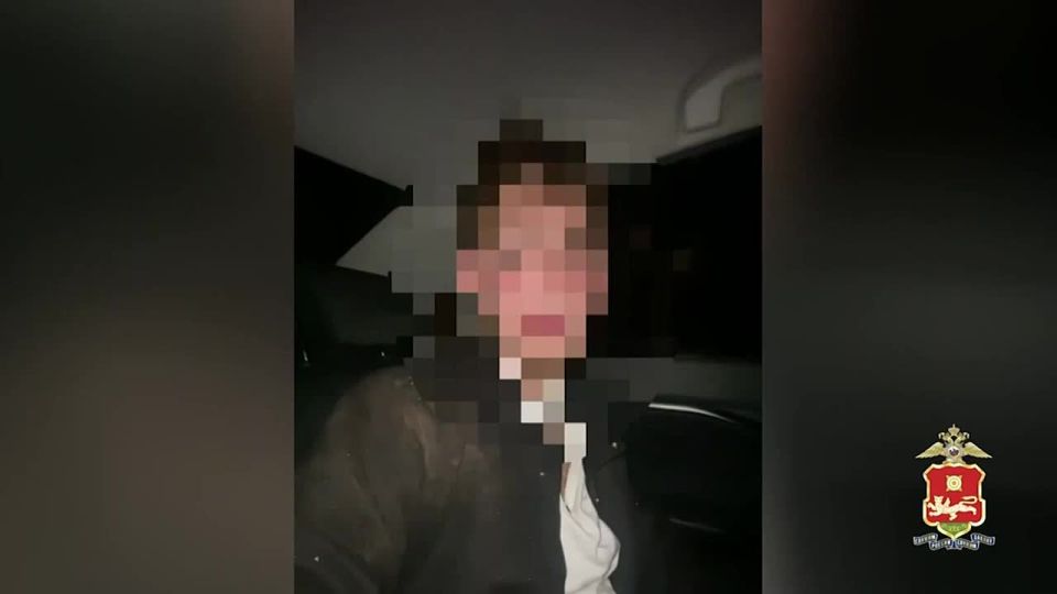 Полиция Хакасии подозревает 17-летнего курьера аферистов в обмане двух пенсионерок на 1,2 млн рублей