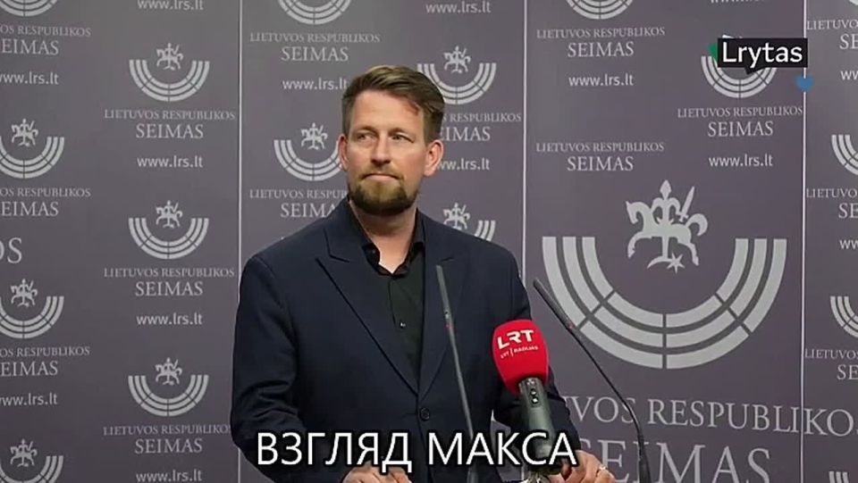 В Литве разгорелся политический скандал вокруг министра культуры Игнотаса Адомавичюса, который был отправлен в отставку всего через неделю после назначения