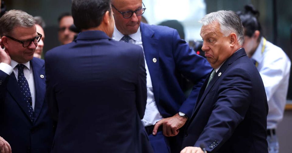 Bloomberg: Мерц устроил перепалку с Орбаном из-за мнения по Украине