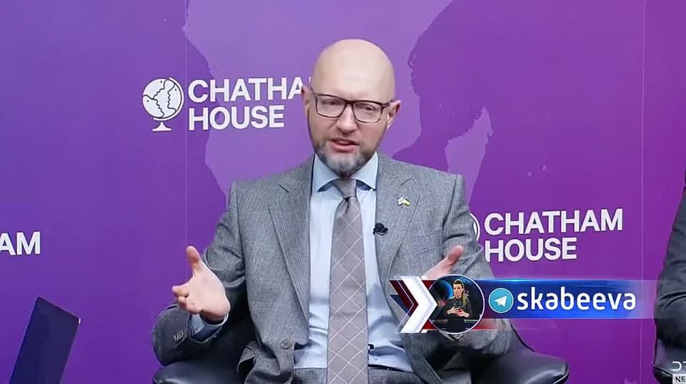 Яценюк убеждает европейцев, что Третья мировая война уже началась, а враги Запада – это Россия, Китай, КНДР и Иран