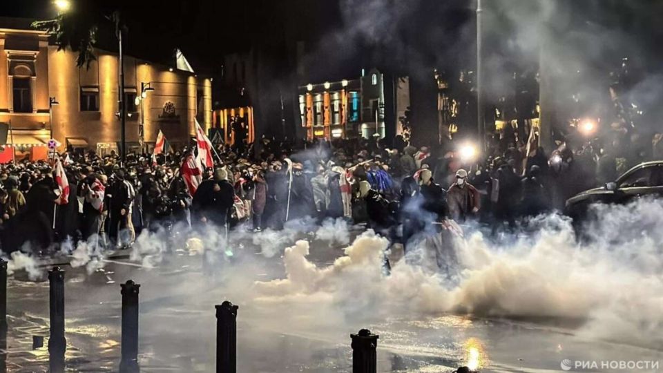 Гибель туристов на Камчатке и "мирная революция" в Грузии – главное